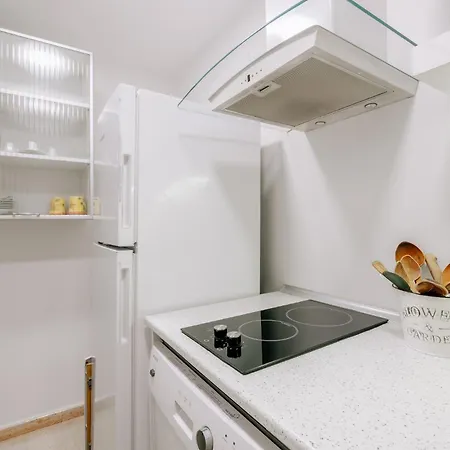 Cozy Central Flat W Garden 5 Min To Metro In Sisli