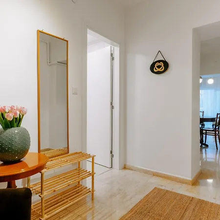 Cozy Central Flat W Garden 5 Min To Metro In Sisli Apartment