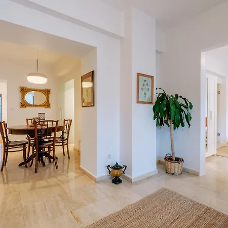 Cozy Central Flat W Garden 5 Min To Metro In Sisli