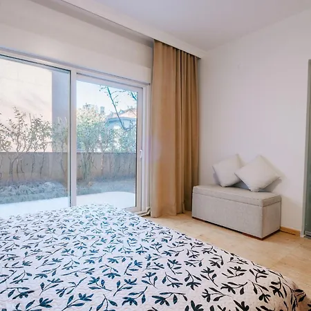 Cozy Central Flat W Garden 5 Min To Metro In Sisli Apartment *