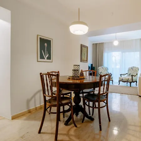 Cozy Central Flat W Garden 5 Min To Metro In Sisli