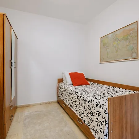 Cozy Central Flat W Garden 5 Min To Metro In Sisli *